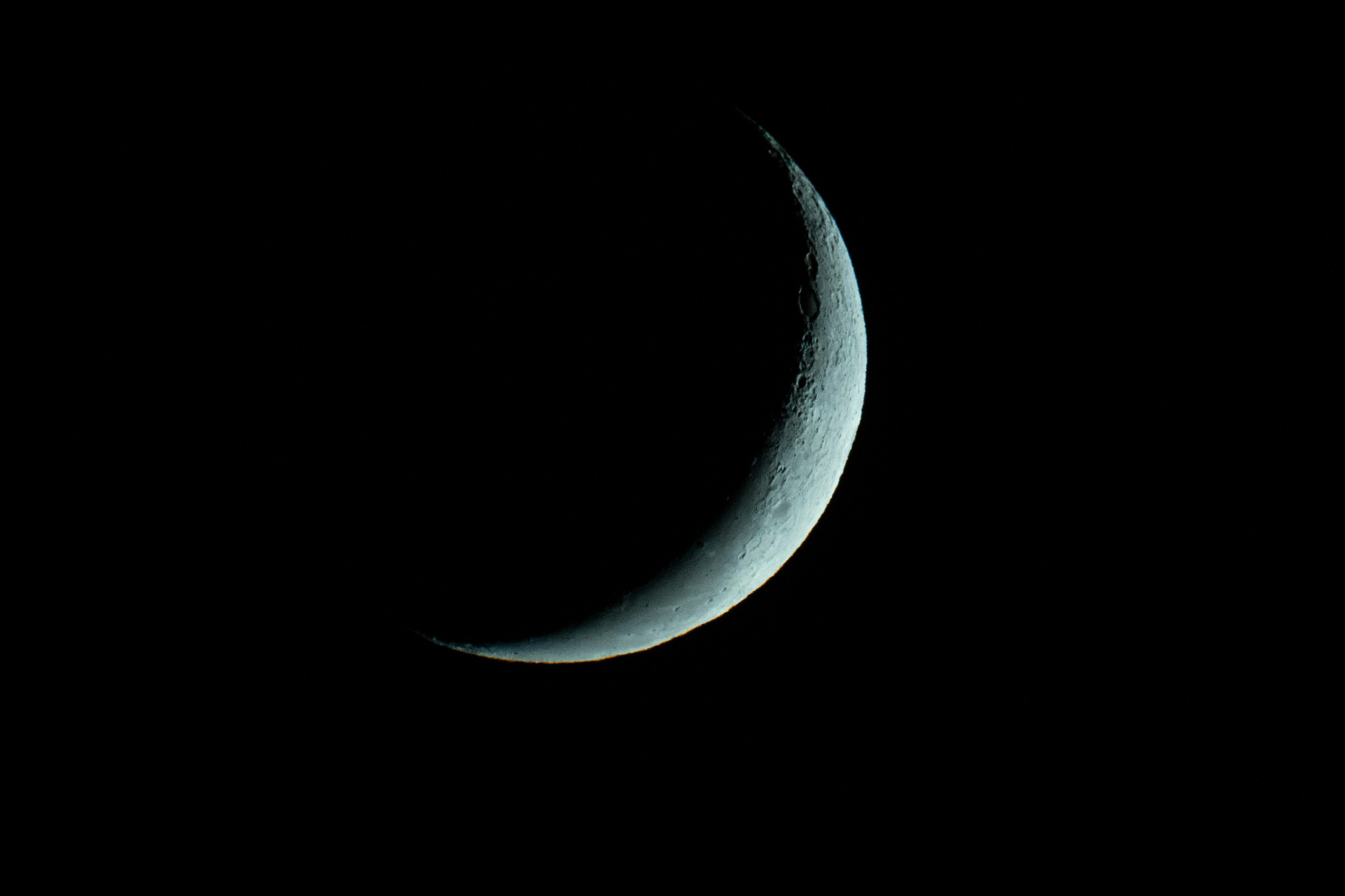 Image of a crescent moon, typically observed to determine when the Ramadan will start and end.