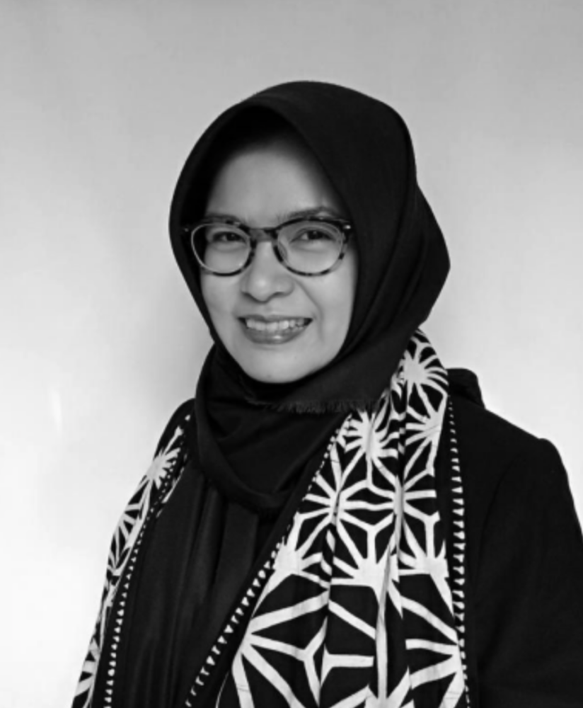 مشروع العباية القطرية – الإندونيسية 2023، مصممة الزخارف الإسلامية سيلفي أريزكياني سالم